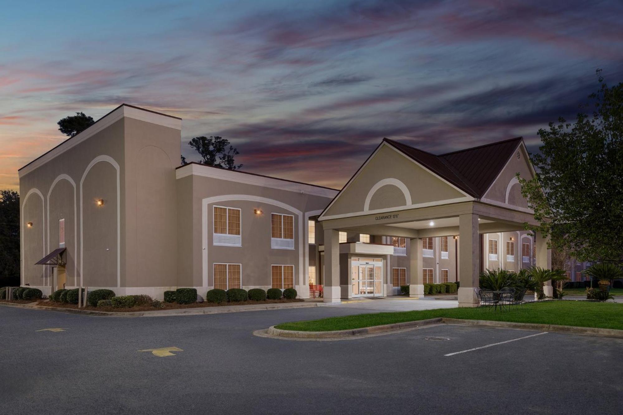 Red Roof Inn & Suites Albany, Ga Bagian luar foto