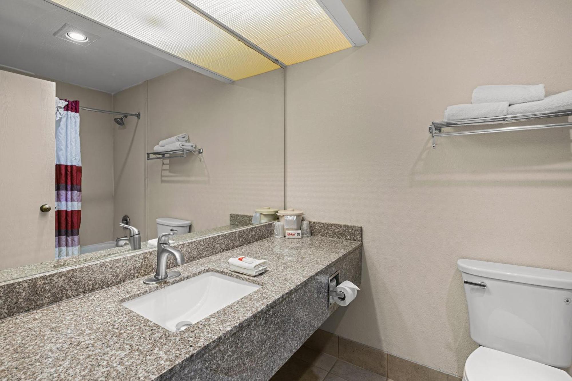 Red Roof Inn & Suites Albany, Ga Bagian luar foto