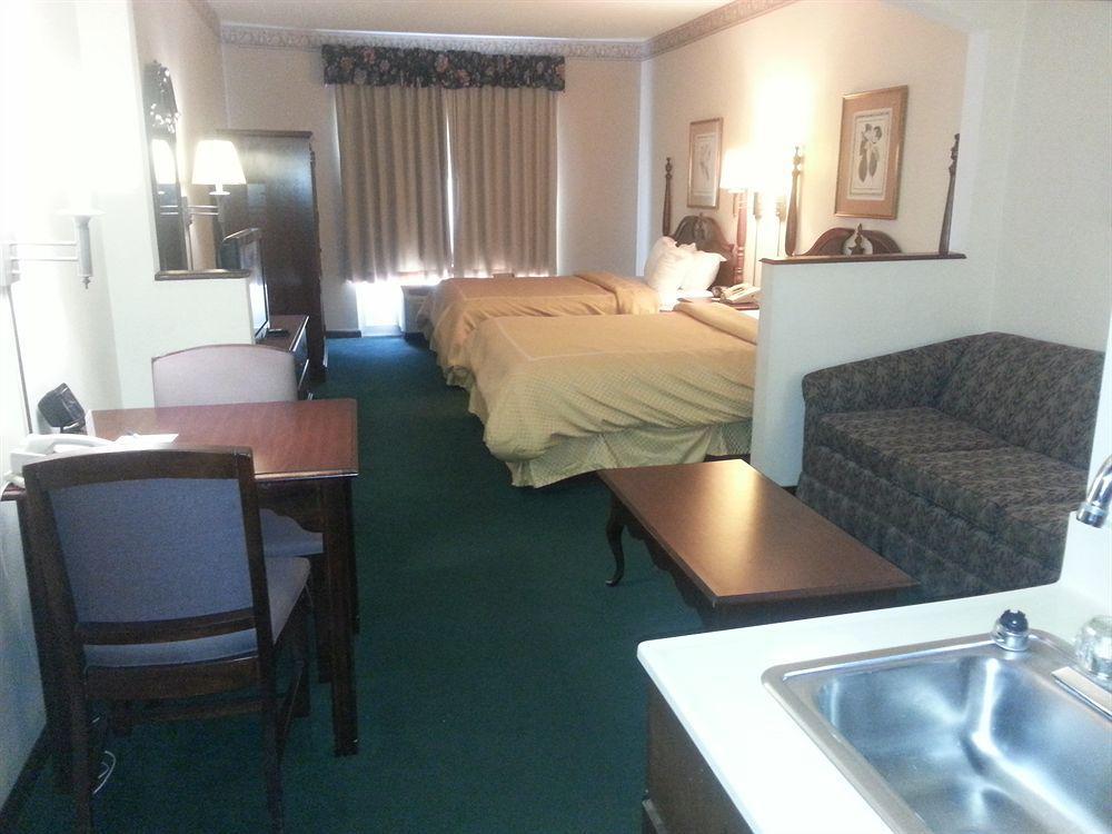 Red Roof Inn & Suites Albany, Ga Bagian luar foto